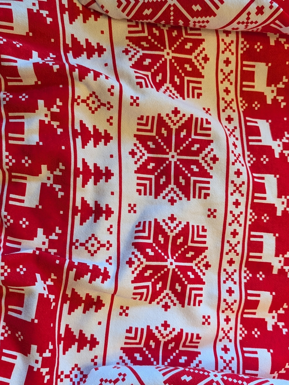 MAD Engine Red & White Reindeer Wreath Crewneck - Picture 4 of 9